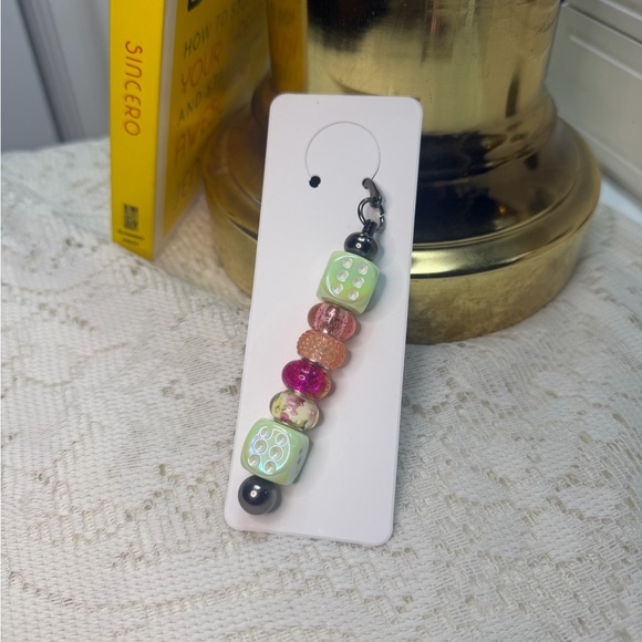 Bookmark Keychain - Picture 6 of 8